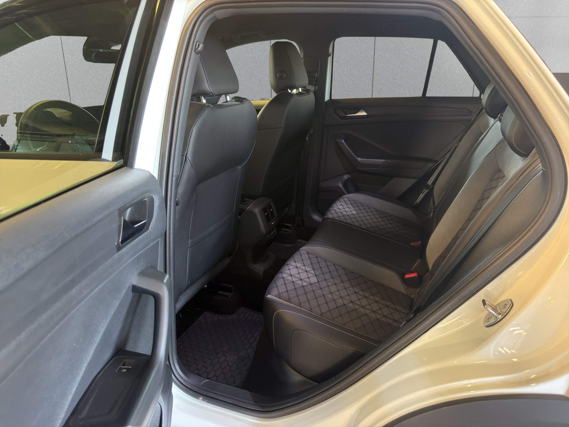 VW T-Roc 2.0 TSI R-Line DSG 4Motion*TOP ZUSTAND*NUR 26000 KM*TOP AUSSTATTUNG*-image-20