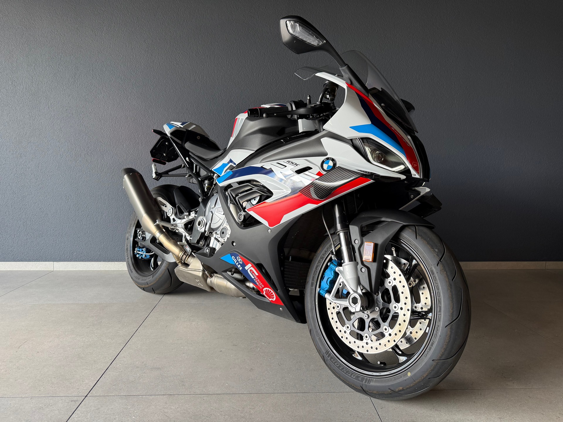 BMW M 1000 RR-showroom-element-3