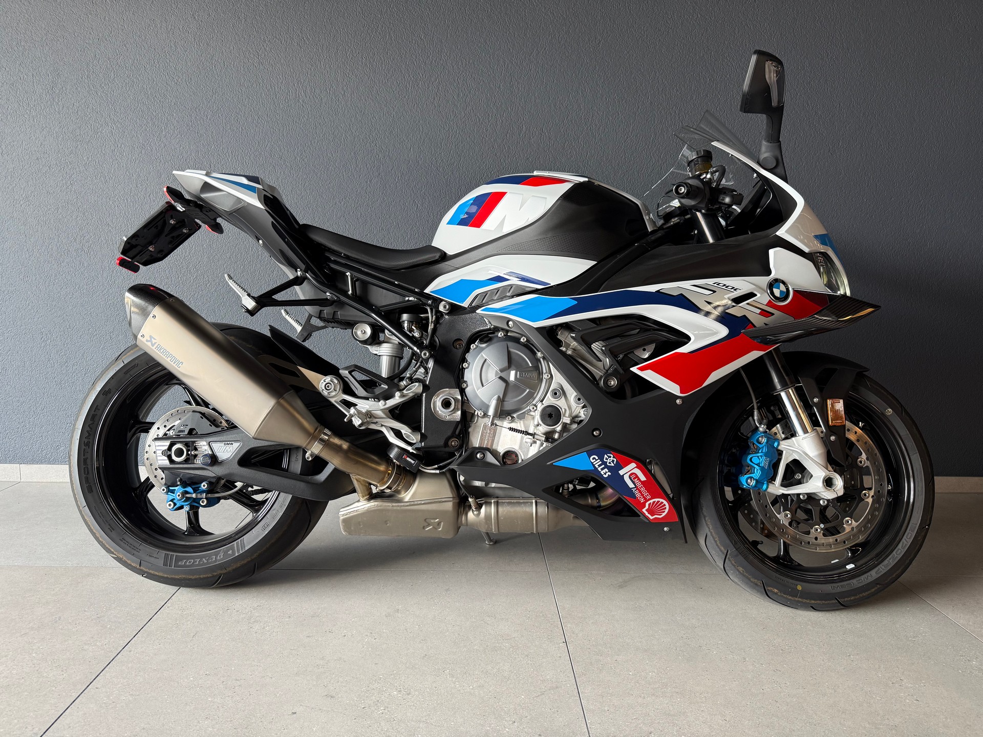 BMW M 1000 RR-image-4