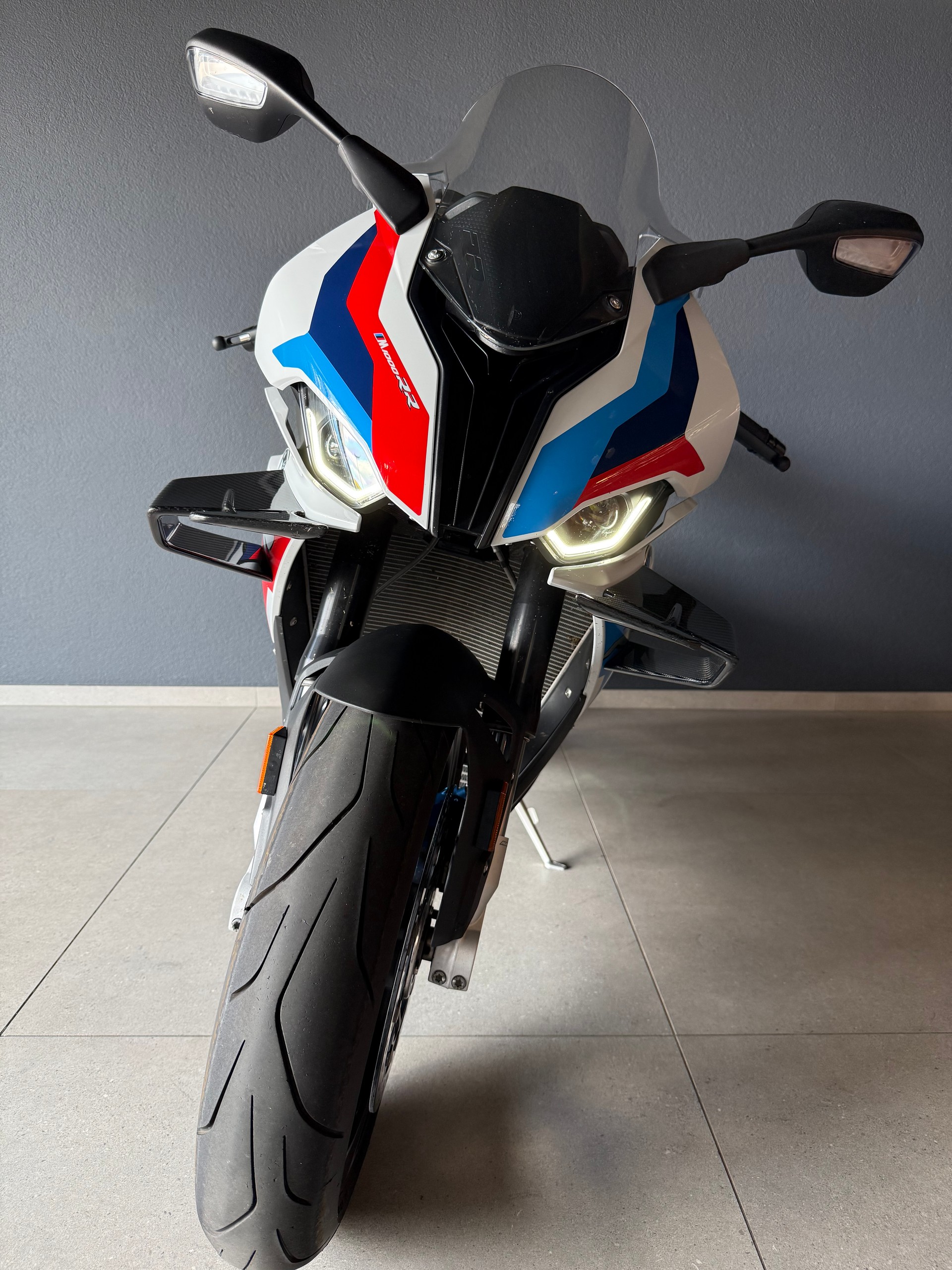 BMW M 1000 RR-image-13