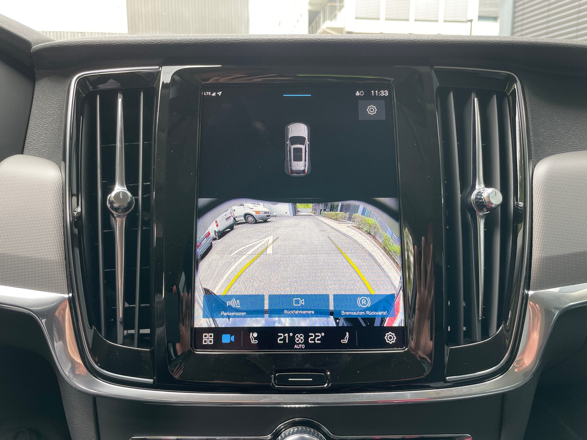 VOLVO V90 T6 eAWD Plug in Hybrid Core Geartronic mit AHK-image-13