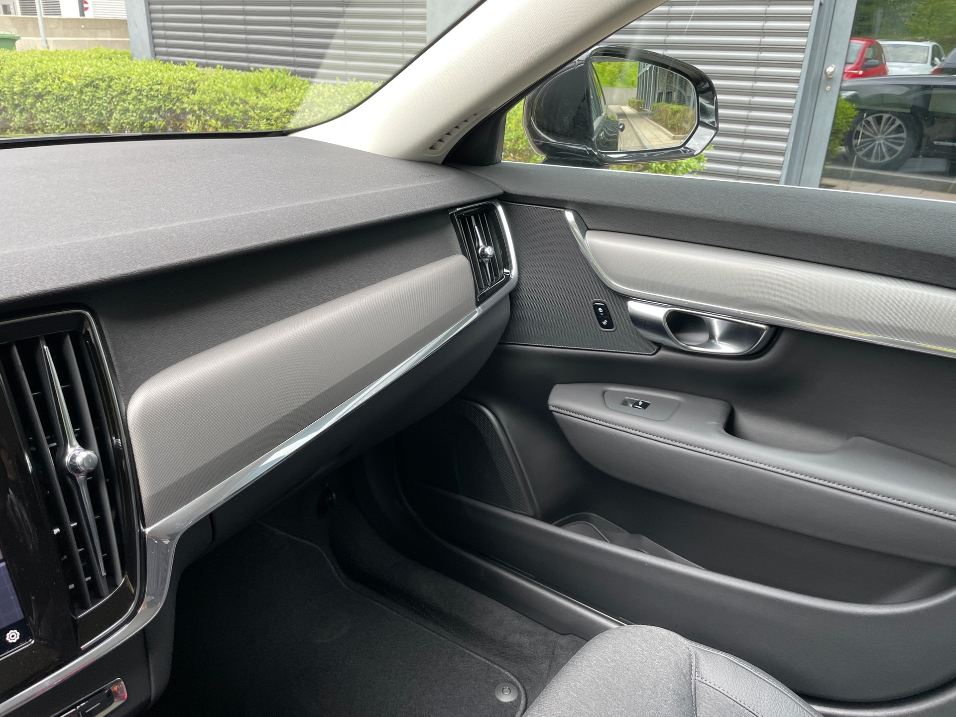 VOLVO V90 T6 eAWD Plug in Hybrid Core Geartronic mit AHK-image-11