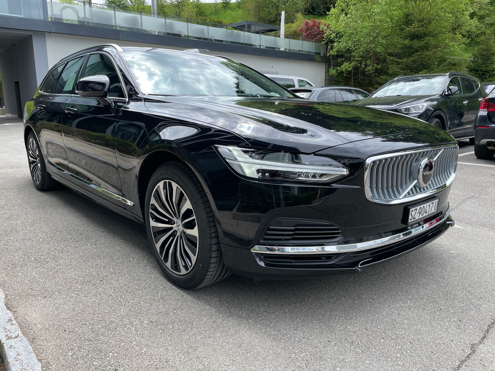 VOLVO V90 T6 eAWD Plug in Hybrid Core Geartronic mit AHK-image-6