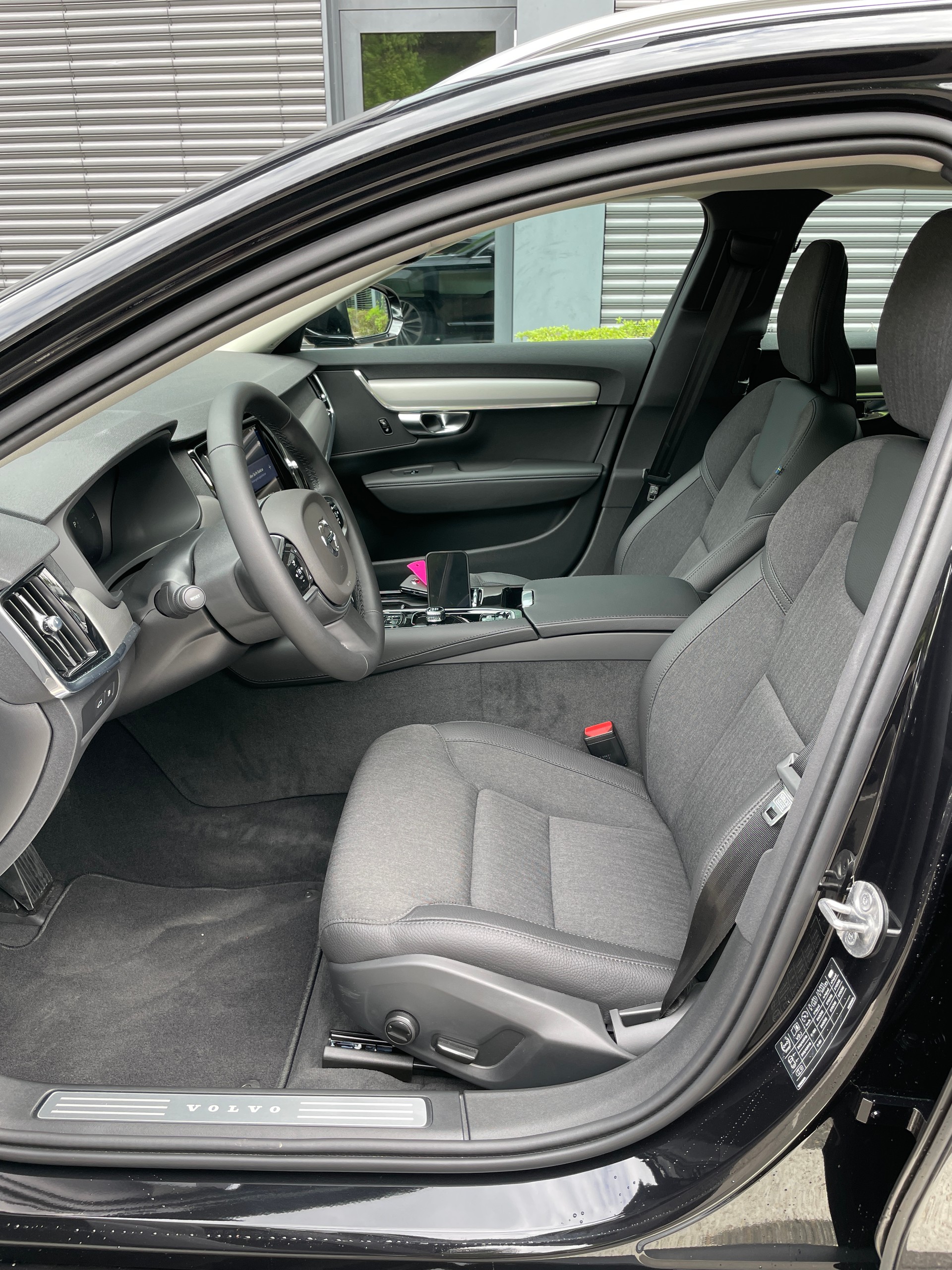 VOLVO V90 T6 eAWD Plug in Hybrid Core Geartronic mit AHK-image-21