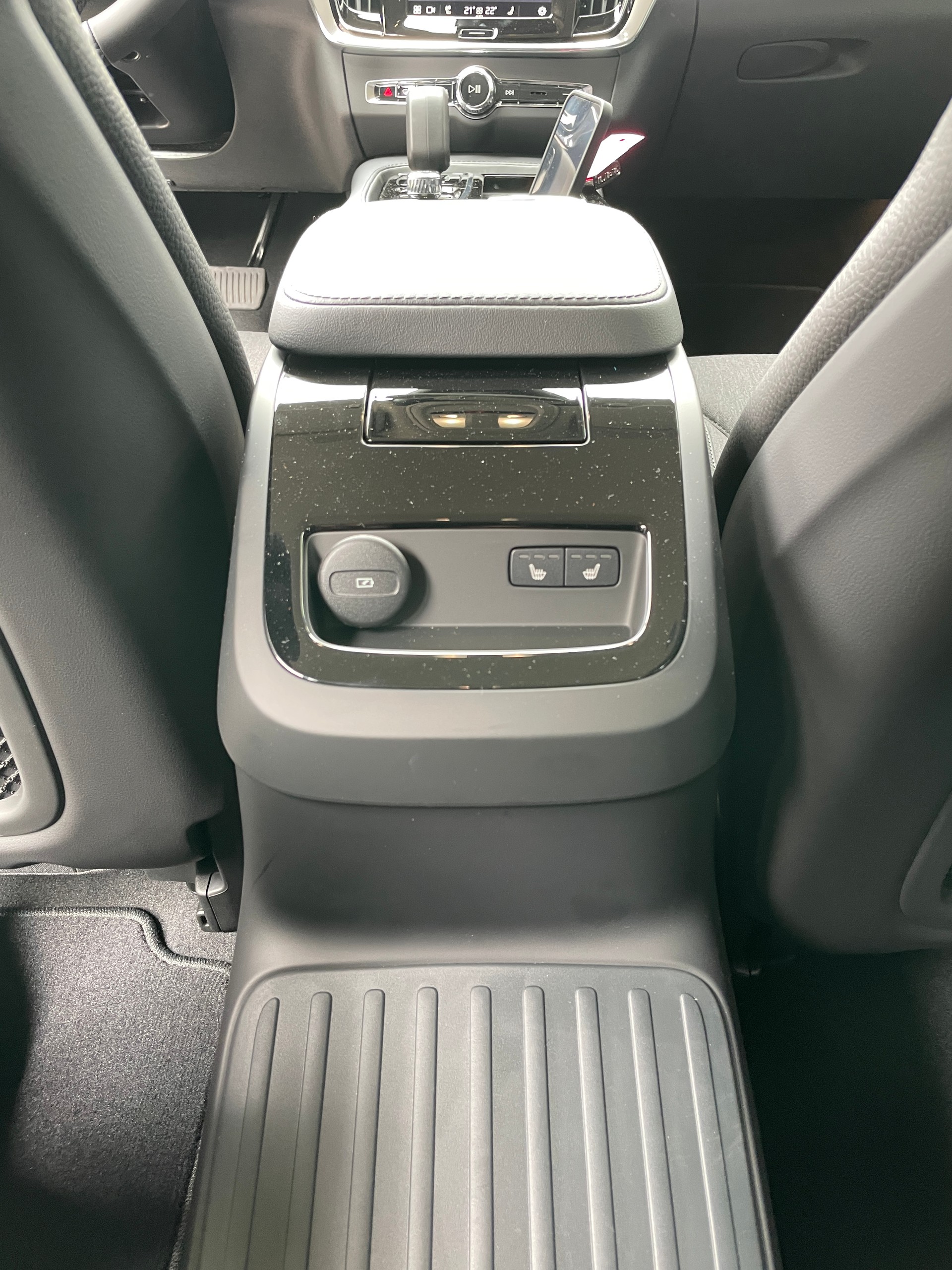 VOLVO V90 T6 eAWD Plug in Hybrid Core Geartronic mit AHK-image-17