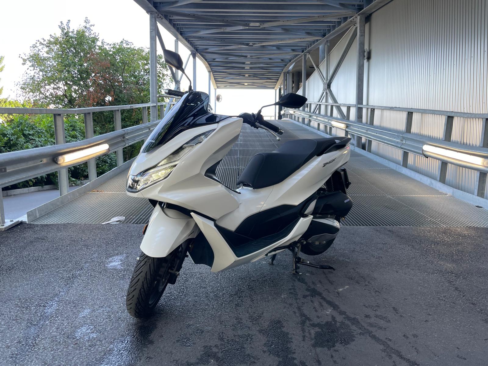 HONDA WW125-showroom-element-1