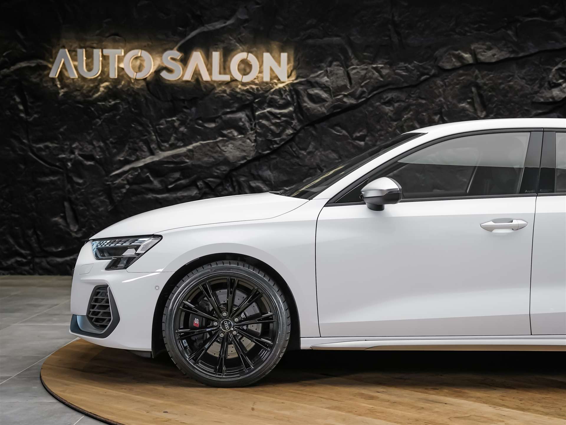 AUDI S3 Sportback TFSI quattro S-tronic*19"Felgen*Werksgarantie*Matrix-LED*Assistenten*-image-16