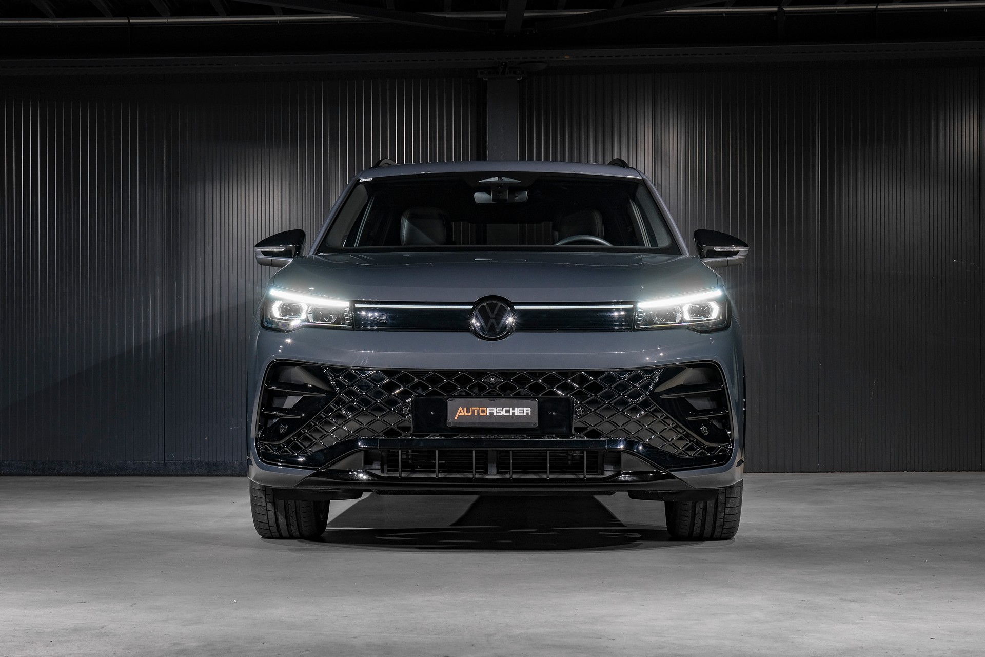 VW Tiguan 2.0 TSI DSG R-Line 4Motion *VOLLLEDER*-showroom-element-2