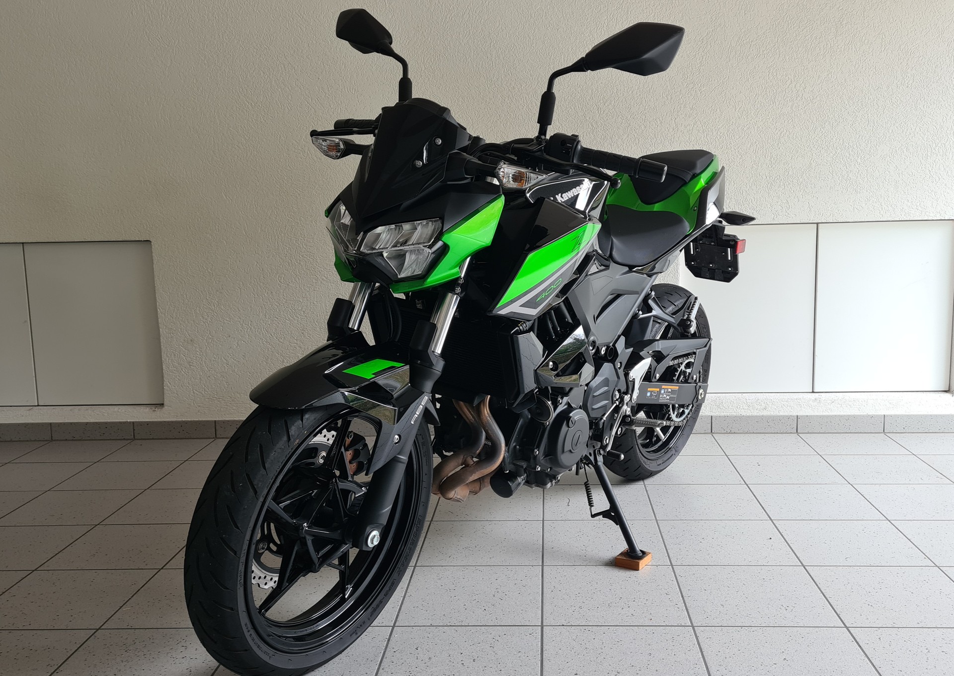 KAWASAKI Z 400-image-2
