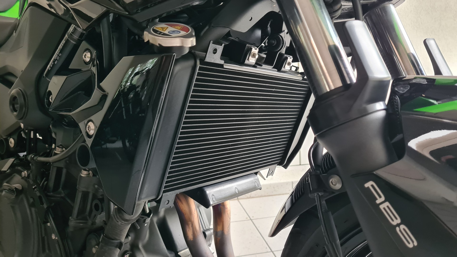 KAWASAKI Z 400-image-8