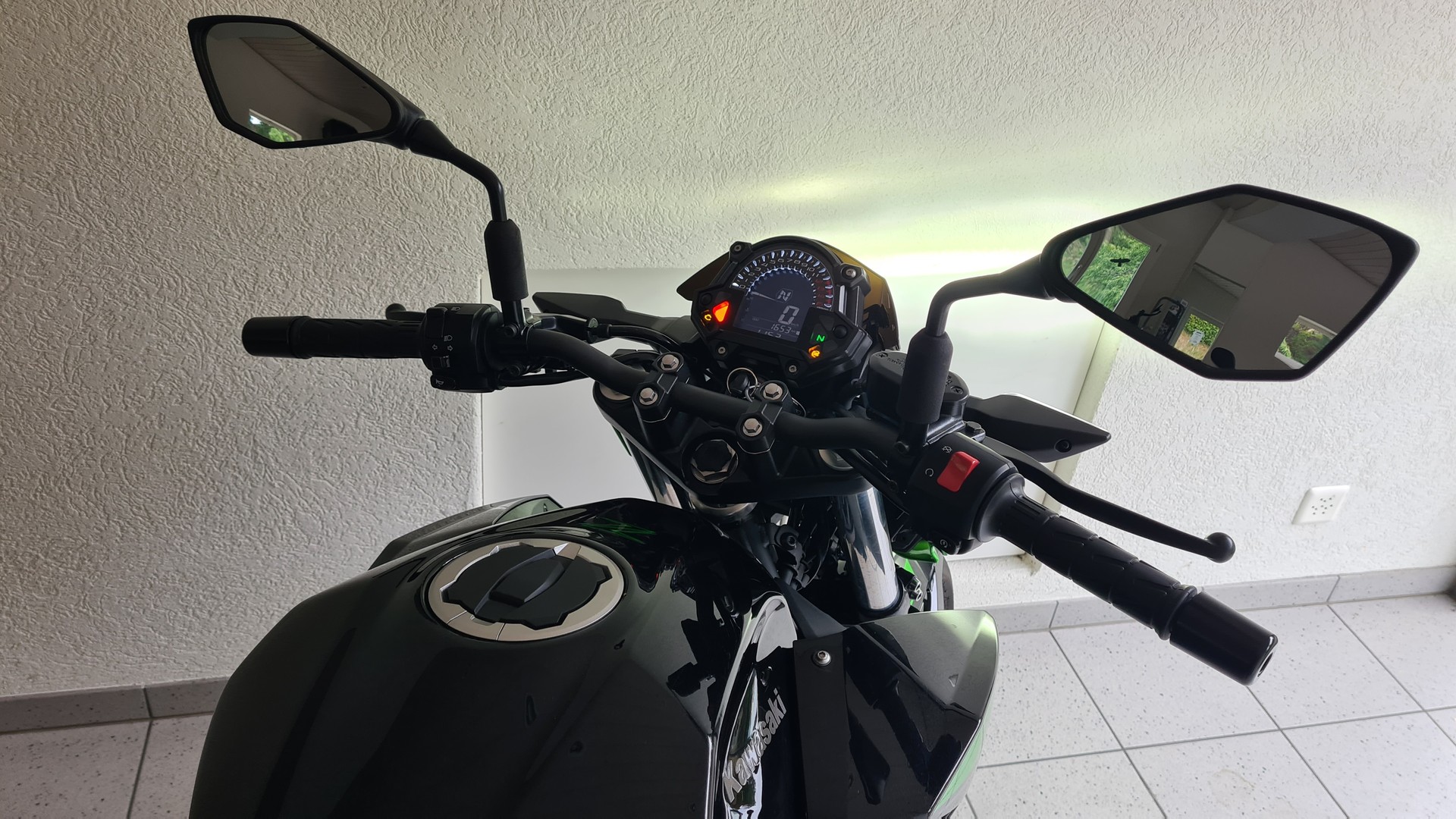 KAWASAKI Z 400-image-9