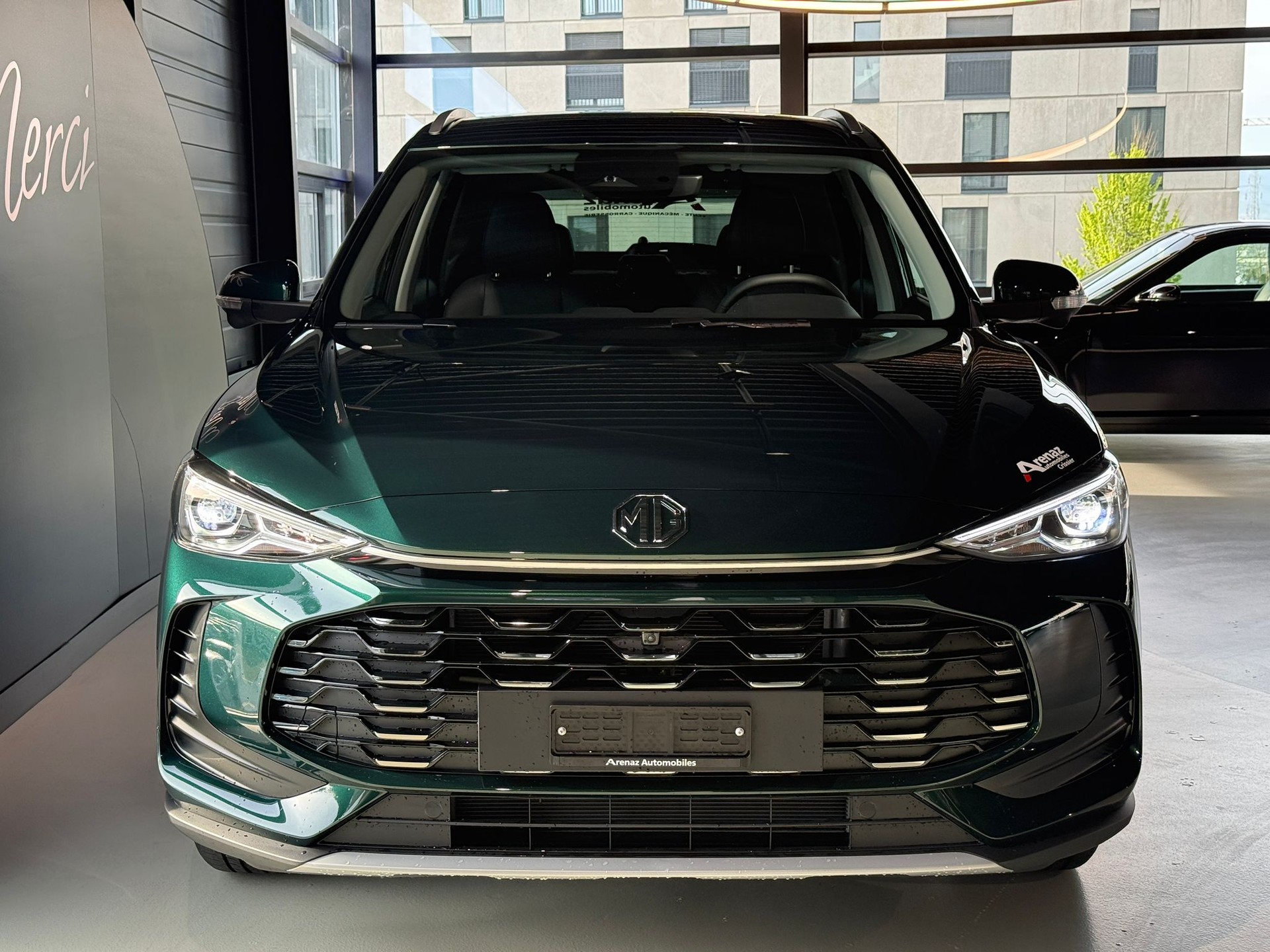 MG ZS 1.5 HEV Luxury-showroom-element-1