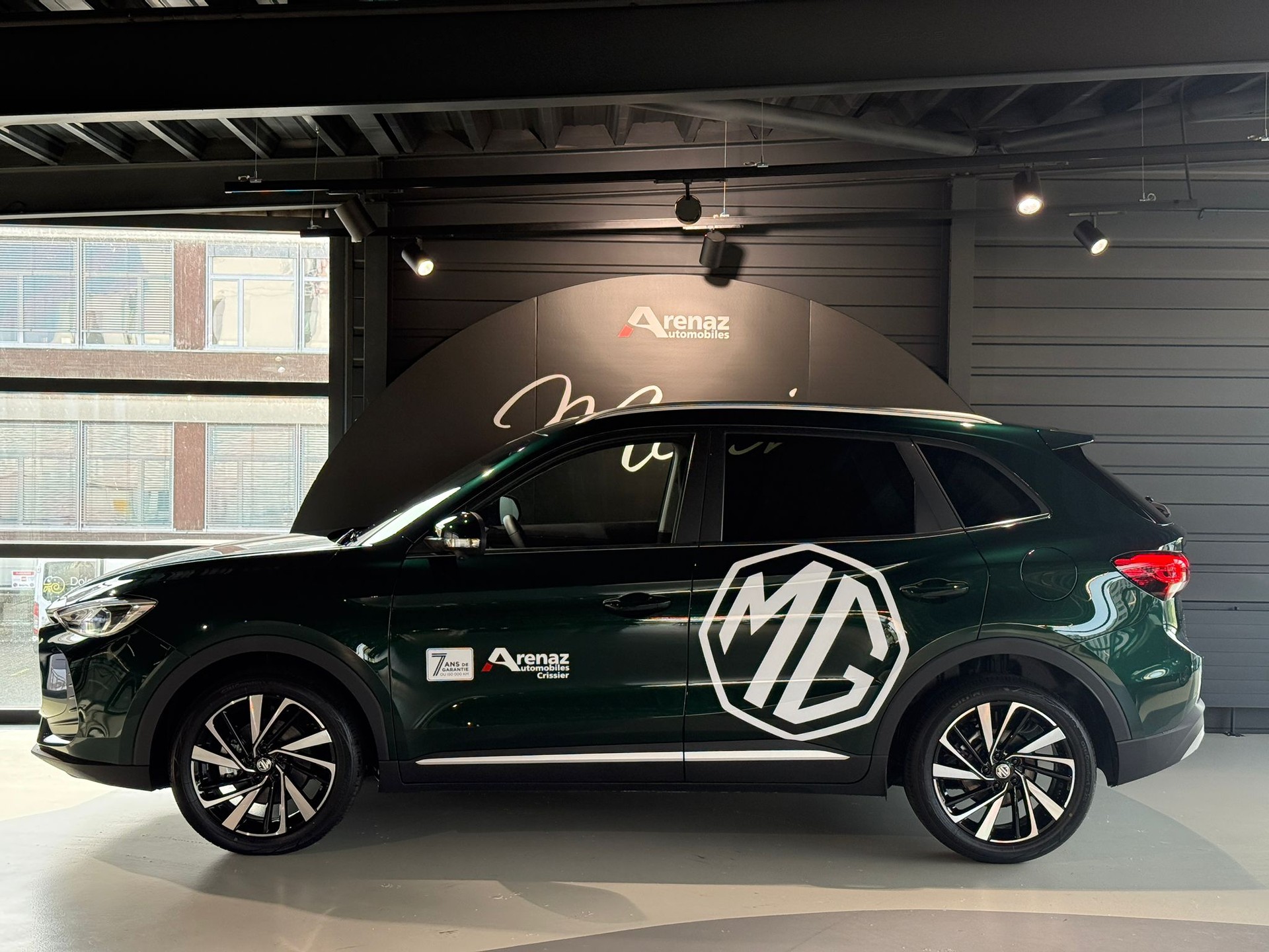 MG ZS 1.5 HEV Luxury-showroom-element-2
