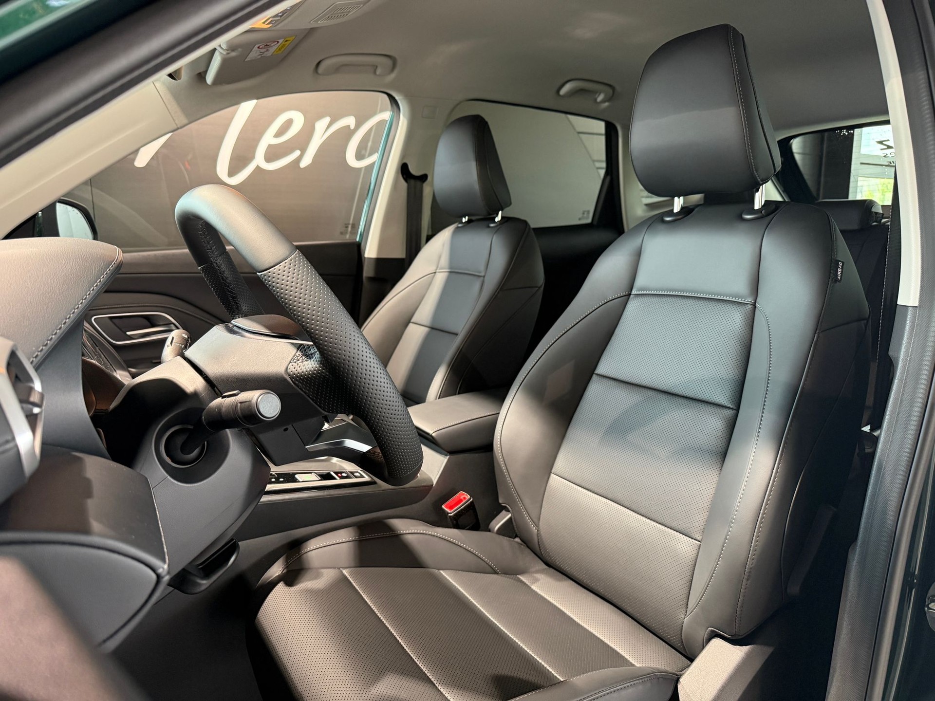 MG ZS 1.5 HEV Luxury-image-4