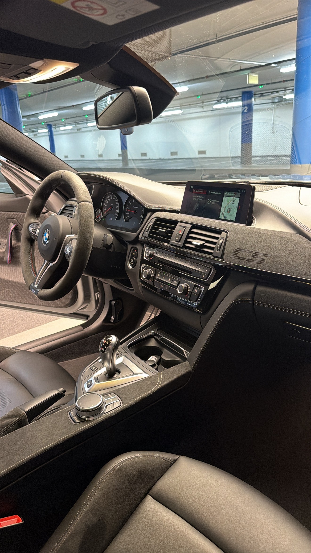 BMW CS-image-15