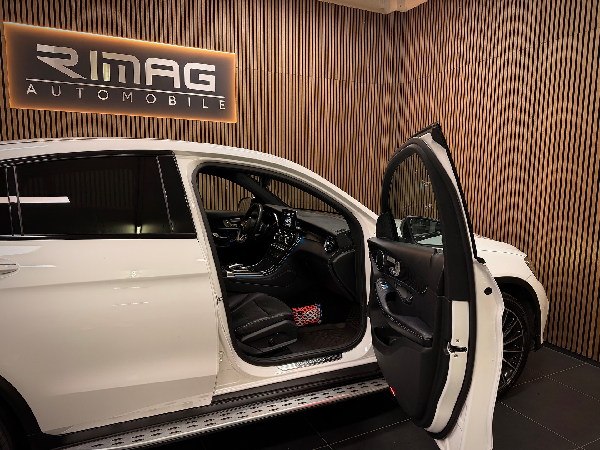 MERCEDES-BENZ GLC Coupé 250 d AMG Line 4Matic 9G-Tronic | CH-Fzg. | 1.Hand-image-23