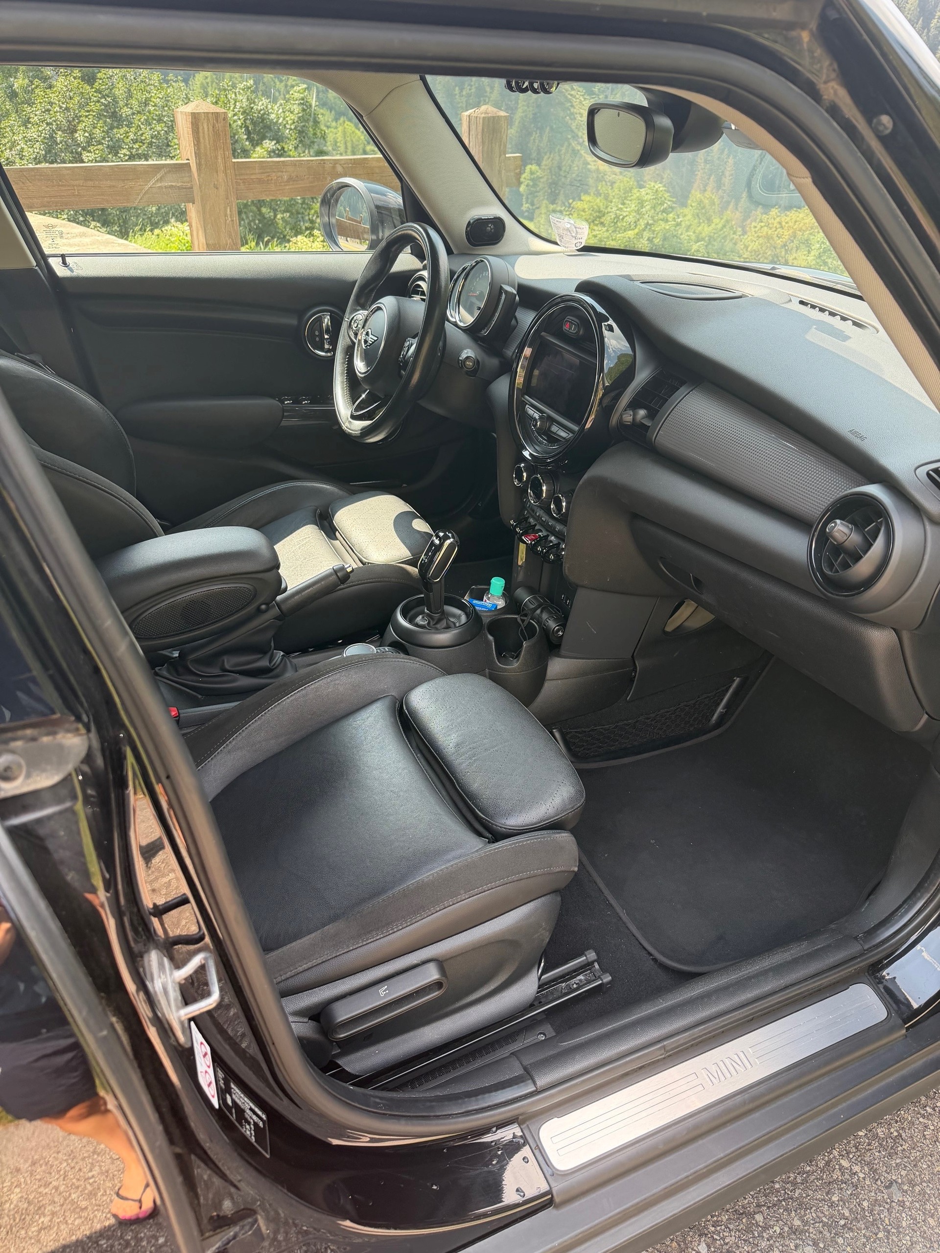 MINI 1.5i Cooper-image-2