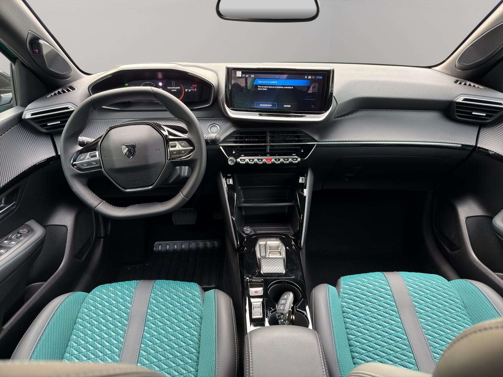 PEUGEOT 208 1.2 Hybrid Envy-image-6