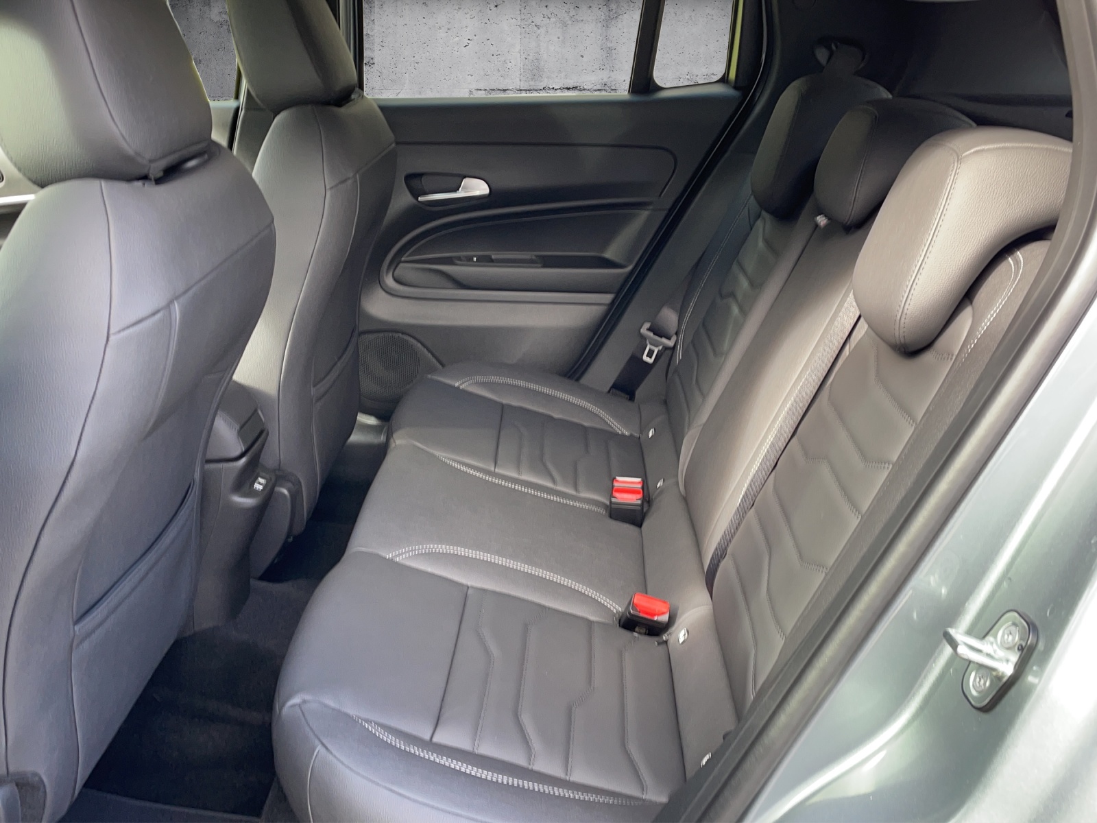 JEEP Avenger Summit-image-13