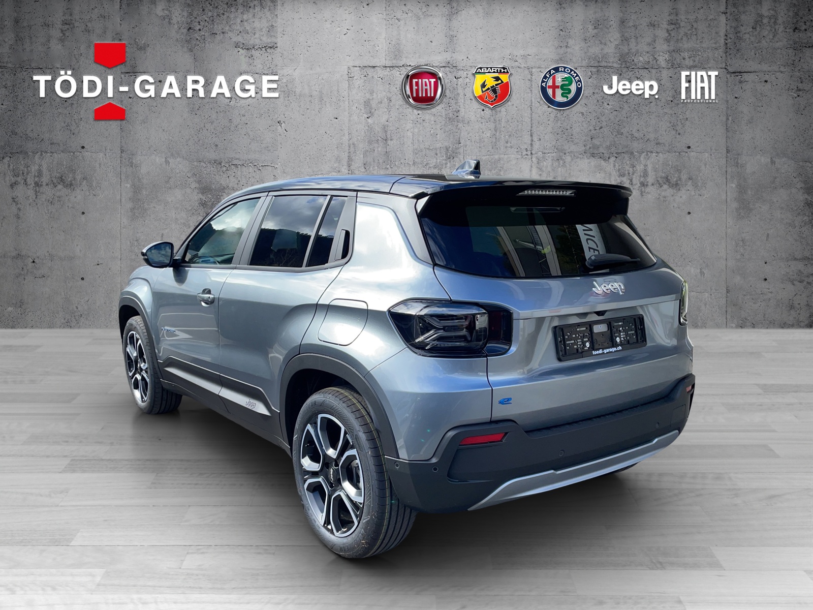 JEEP Avenger Summit-showroom-element-3