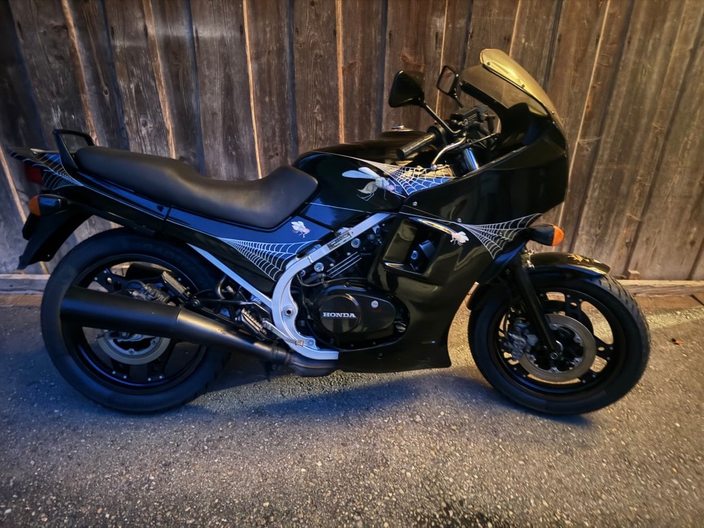HONDA VF 500 F-image-1