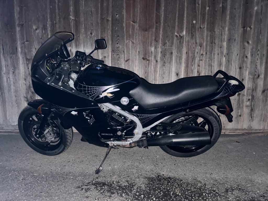 HONDA VF 500 F-image-0