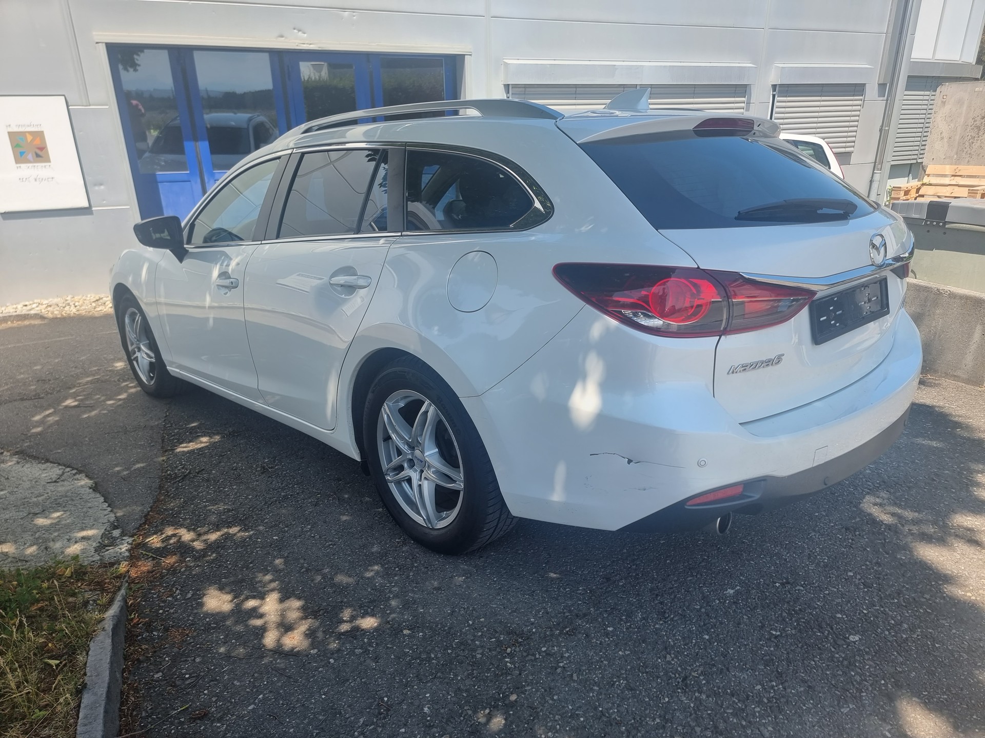 MAZDA 6 Sportwagon 2.2 D 16V Business Automatic-image-12