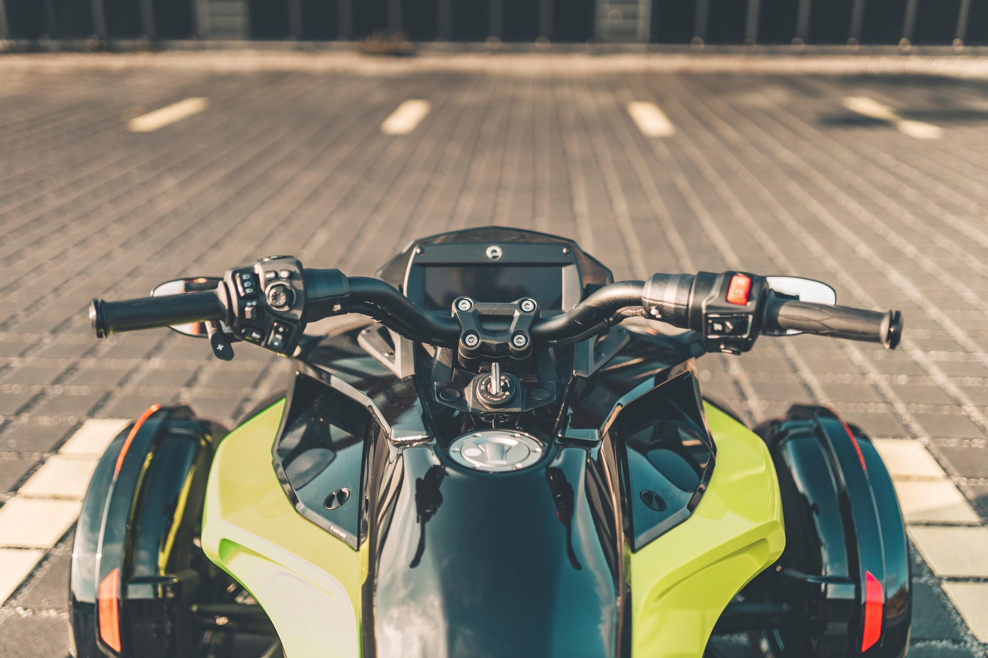CAN-AM Spyder F3-S Special Series SE6-image-6