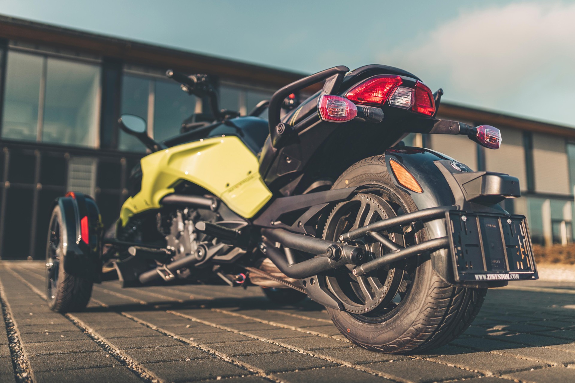 CAN-AM Spyder F3-S Special Series SE6-image-2