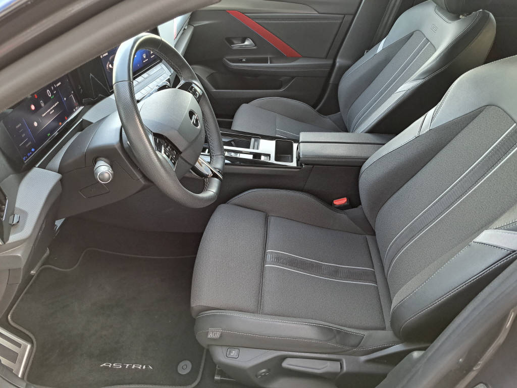 OPEL Astra 1.6 T PHEV 180cv Swiss Plus-image-7