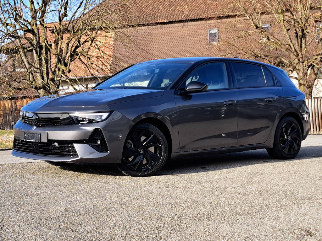 OPEL Astra 1.6 T PHEV 180cv Swiss Plus-image-0