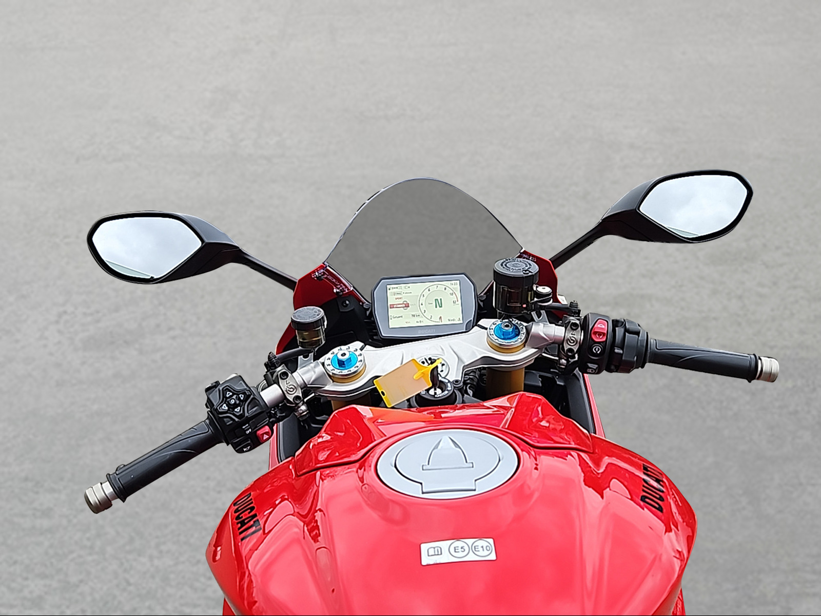 DUCATI Panigale V2 S-image-12