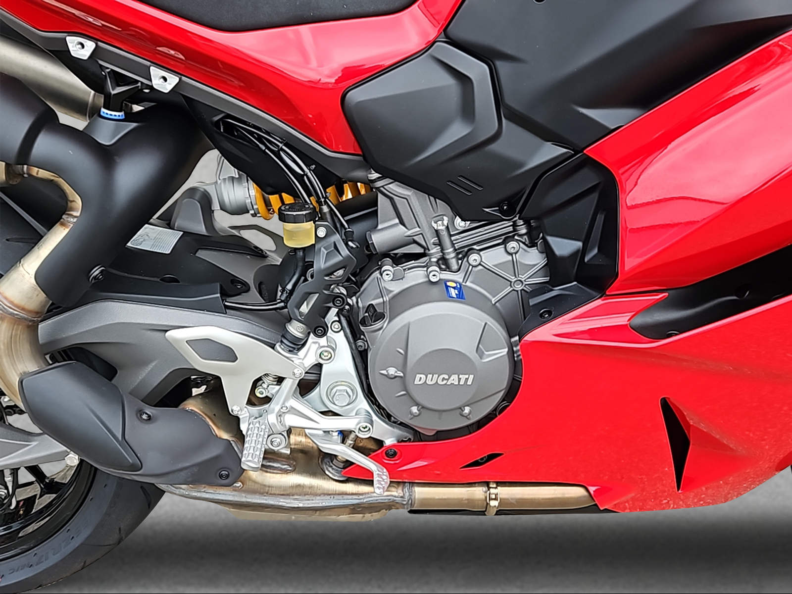 DUCATI Panigale V2 S-image-7