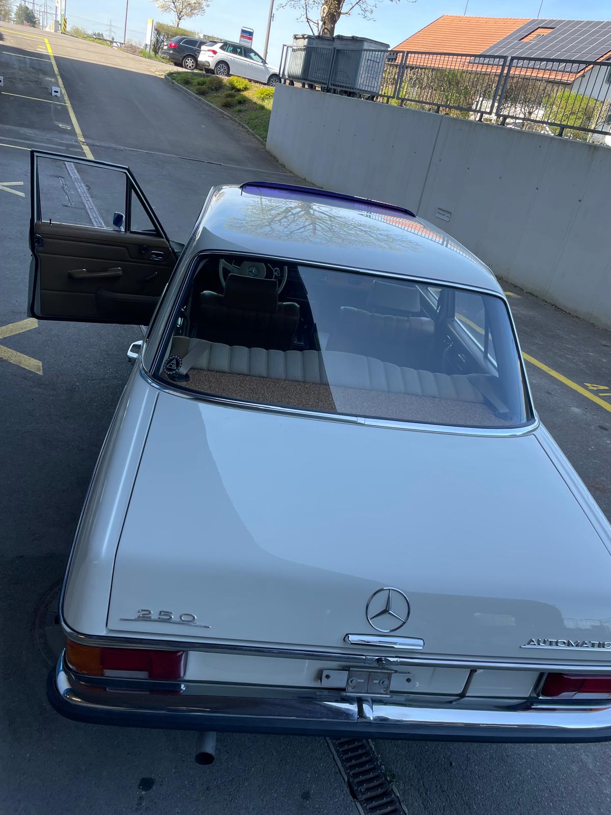 MERCEDES-BENZ E 250-image-6