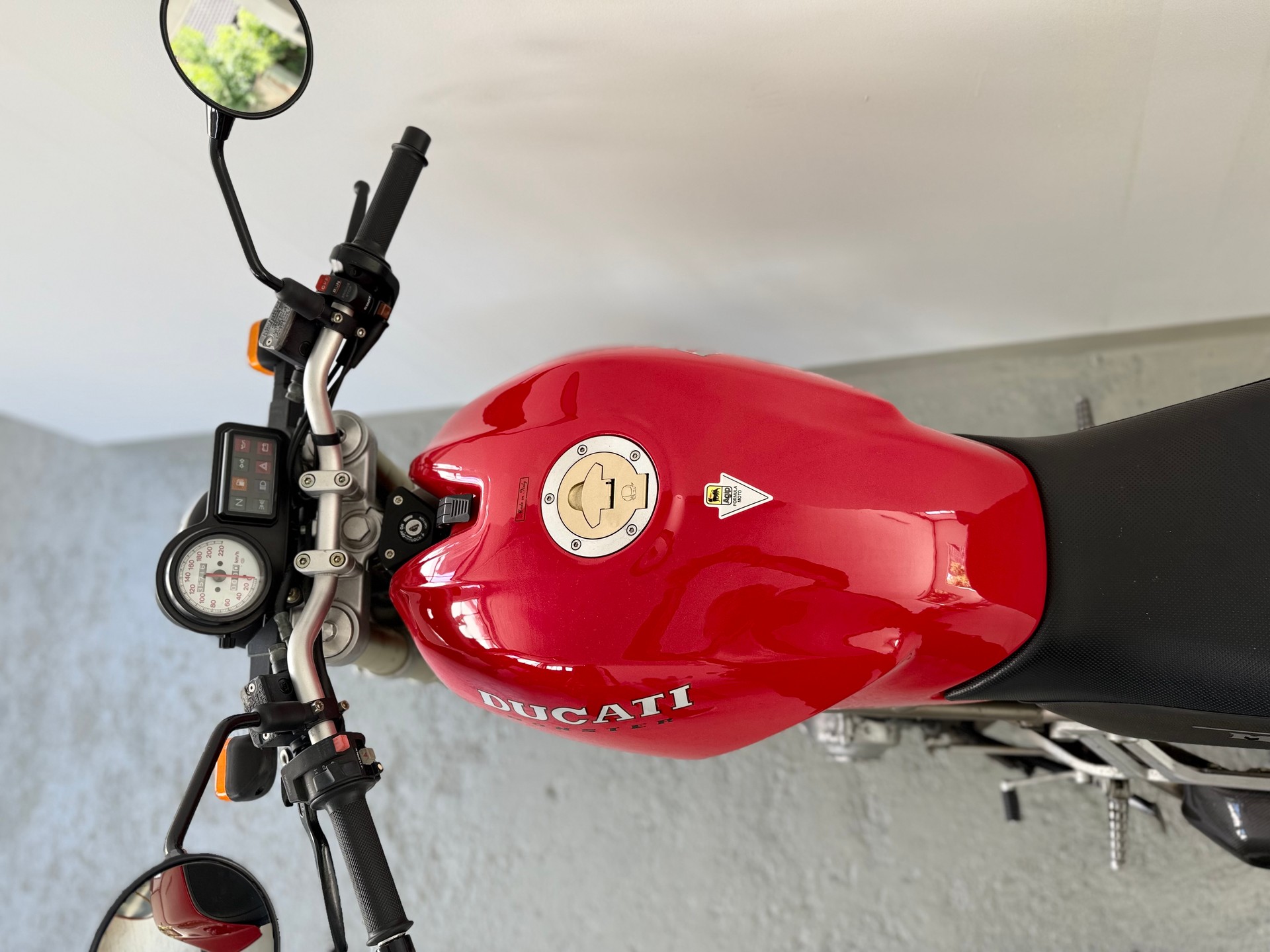 DUCATI Monster 900 **1993**-image-3