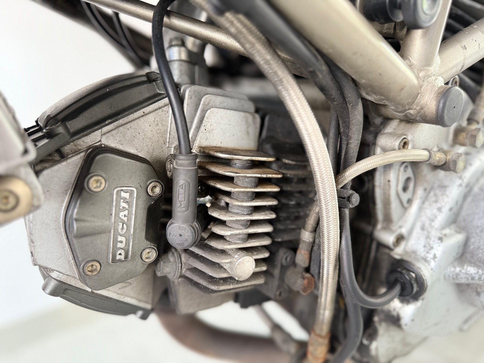 DUCATI Monster 900 **1993**-image-9