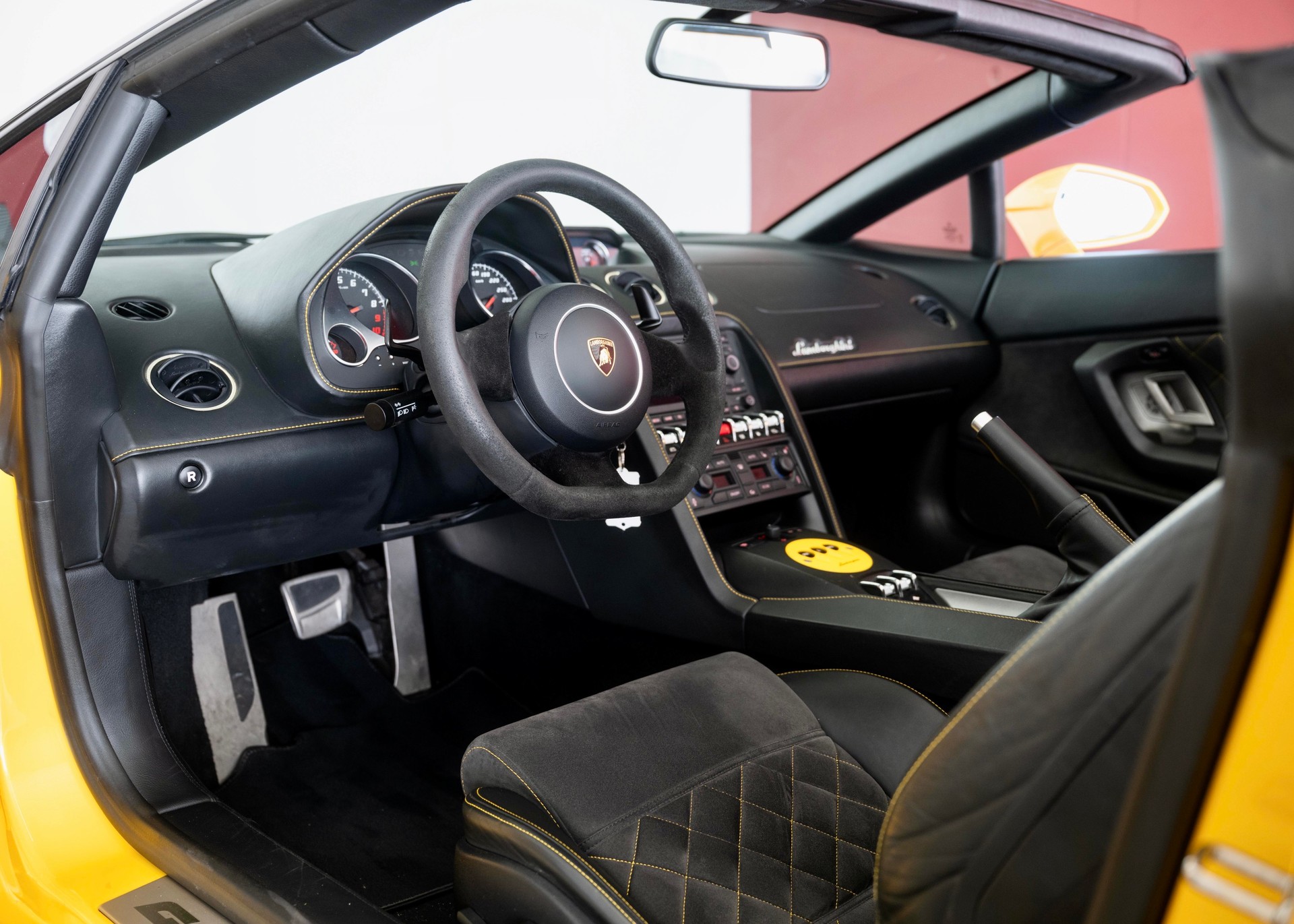 LAMBORGHINI Gallardo LP560-4 Spyder (Leasing 1.99%, Swiss car, Full Lamborghini history) - SOLD !-image-17
