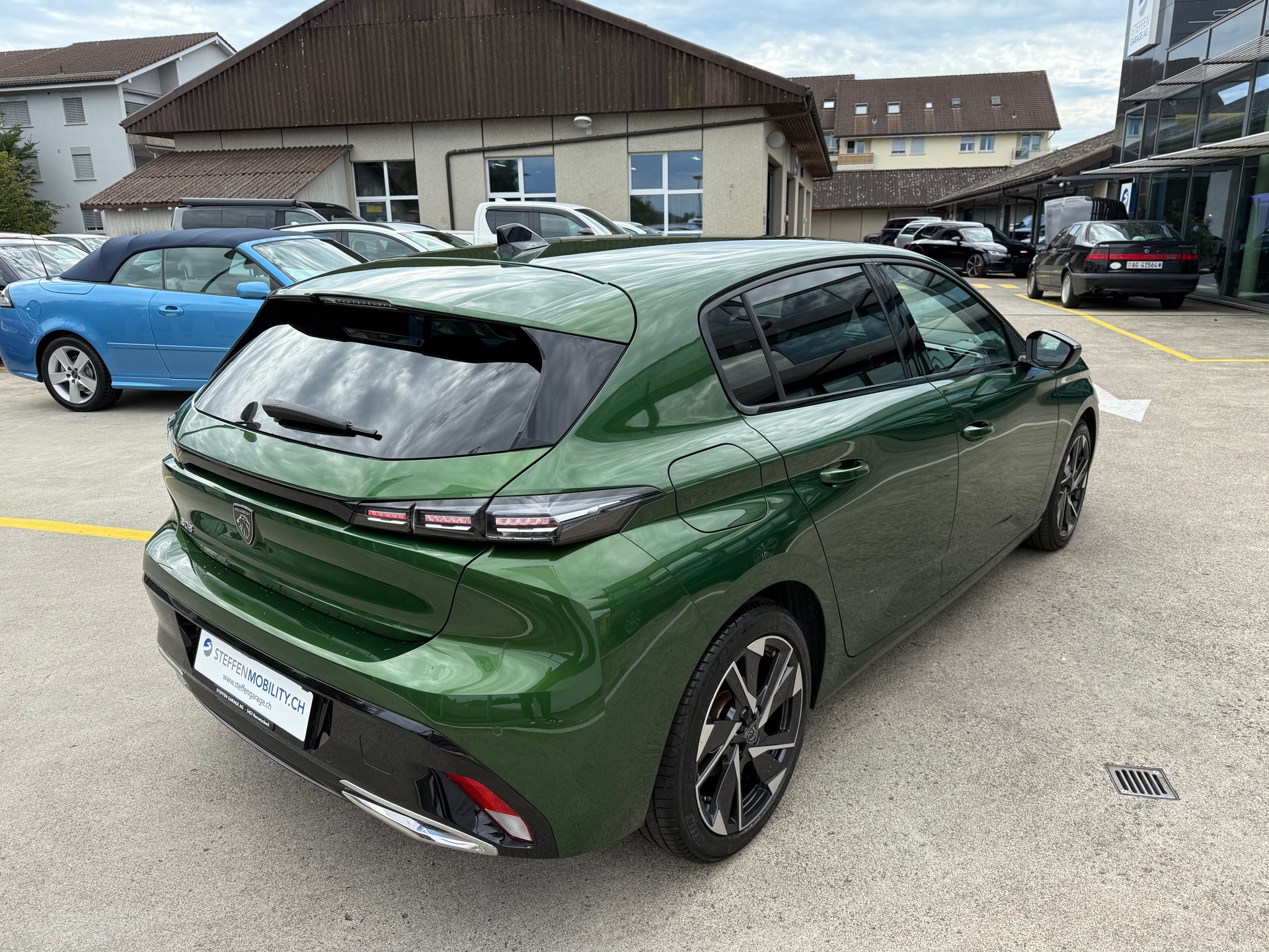 PEUGEOT 308 1.2 Allure Pack EAT8-image-7