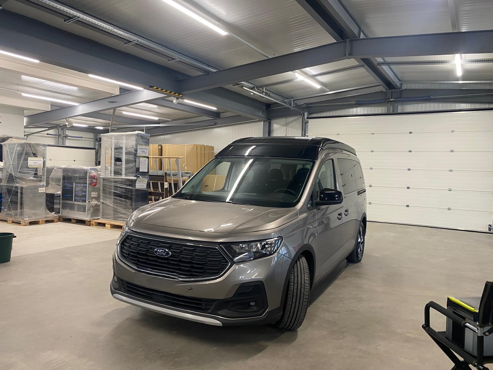 FORD Grand Tourneo Connect 2.0 EcoBlue AWD Active-image-16