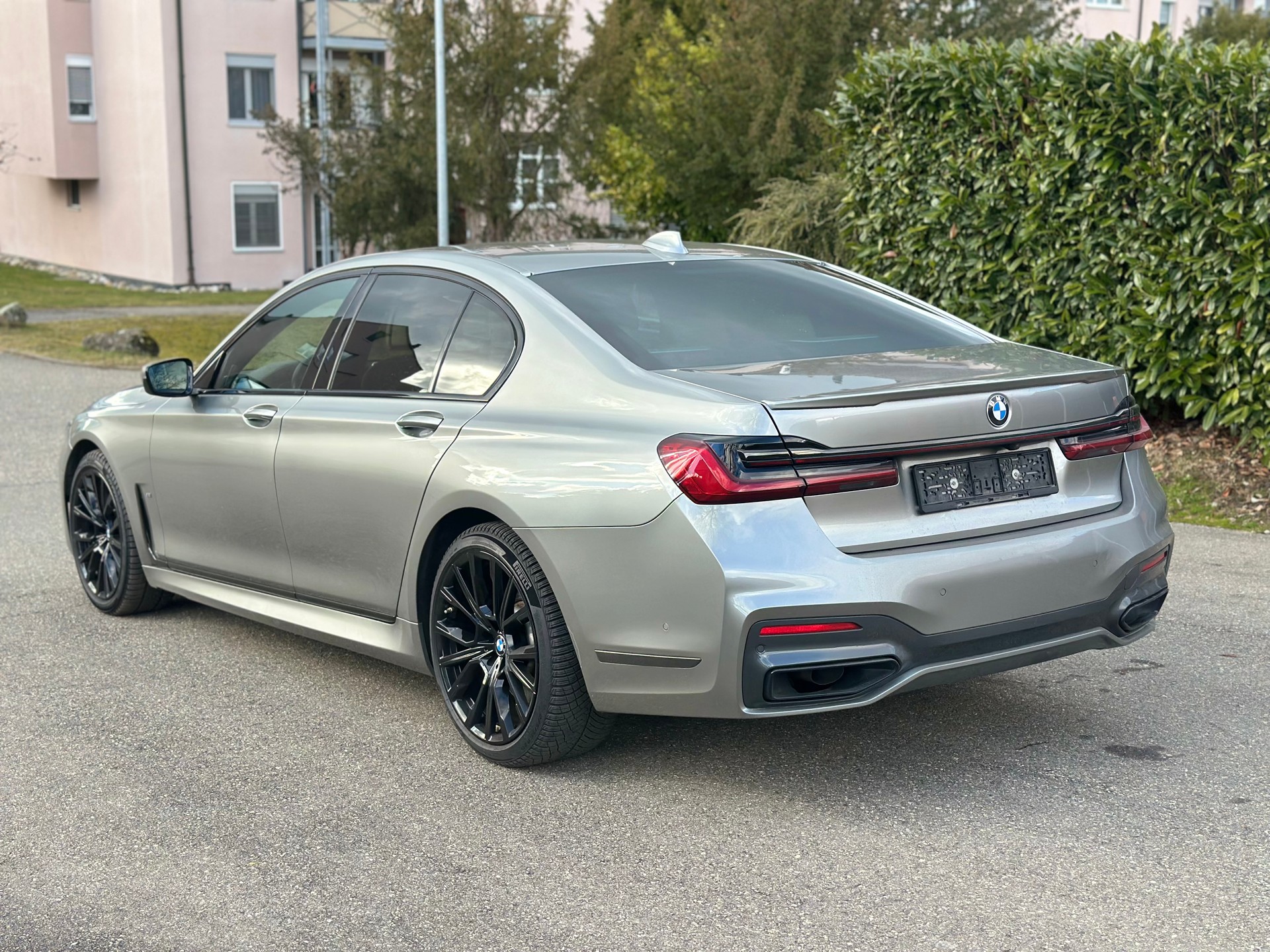 BMW 730d xDrive 48V M Sport Steptronic-image-3