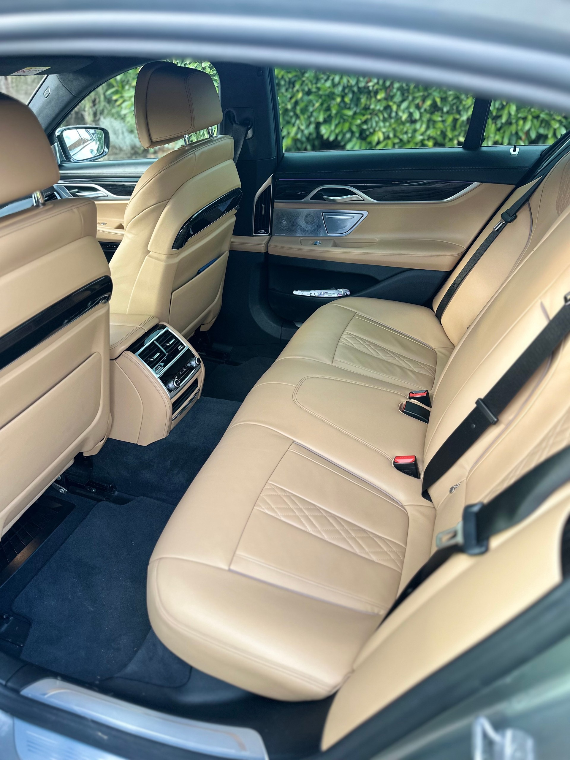 BMW 730d xDrive 48V M Sport Steptronic-image-6