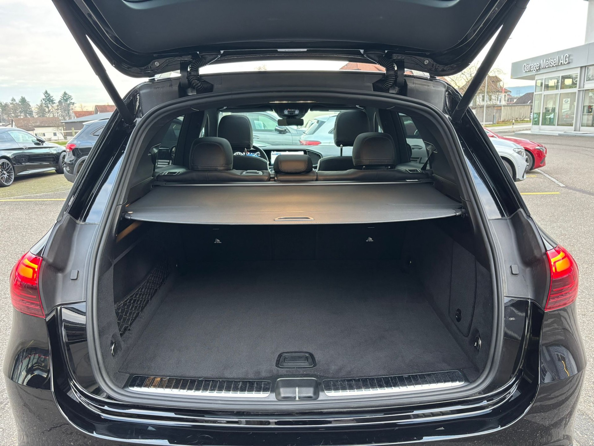 MERCEDES-BENZ GLE 300d AMG-Line 4Matic-image-13