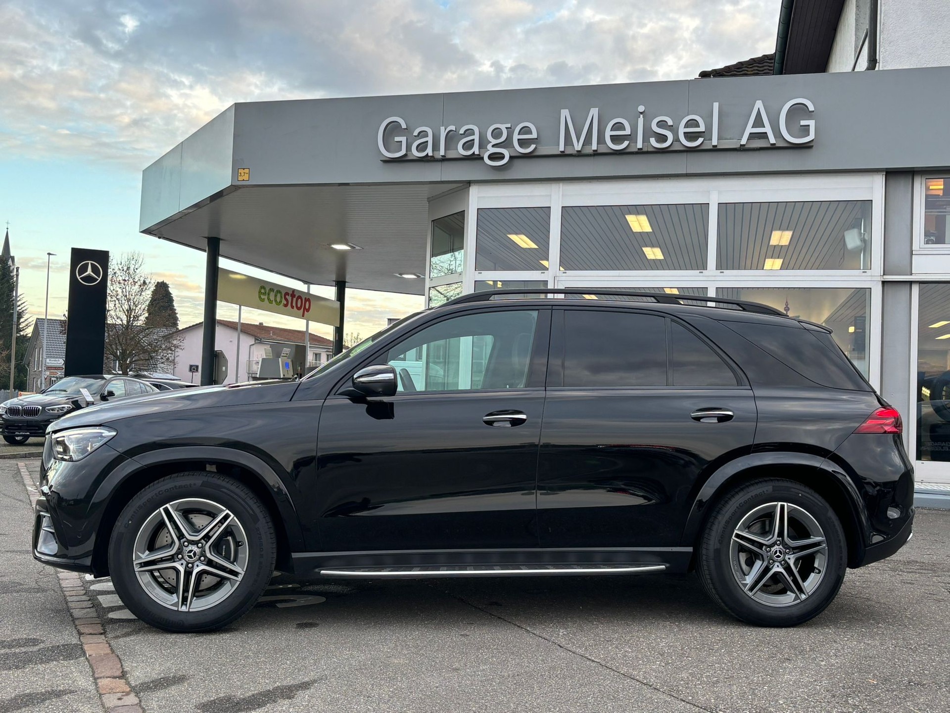 MERCEDES-BENZ GLE 300d AMG-Line 4Matic-image-5