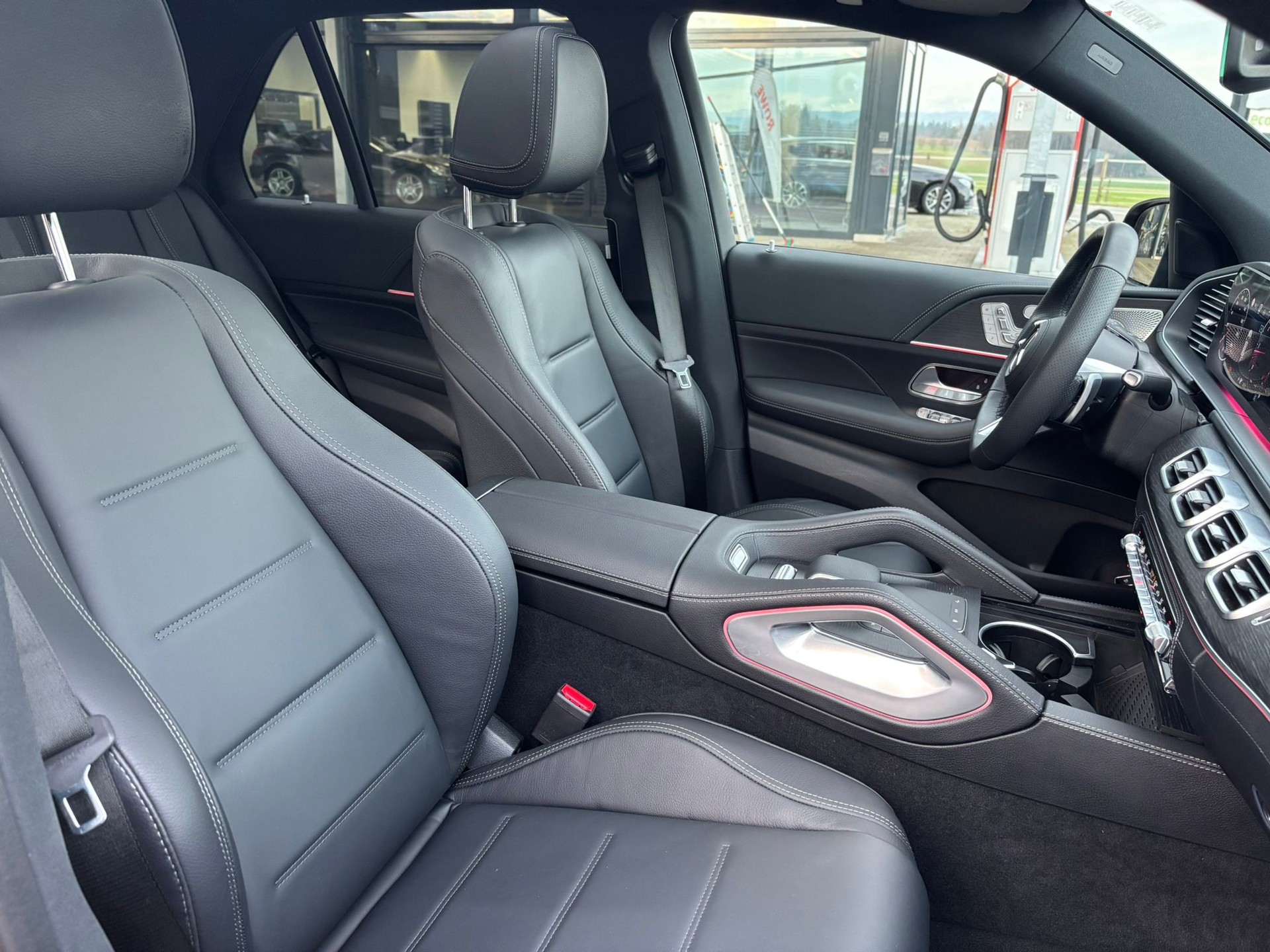 MERCEDES-BENZ GLE 300d AMG-Line 4Matic-image-8