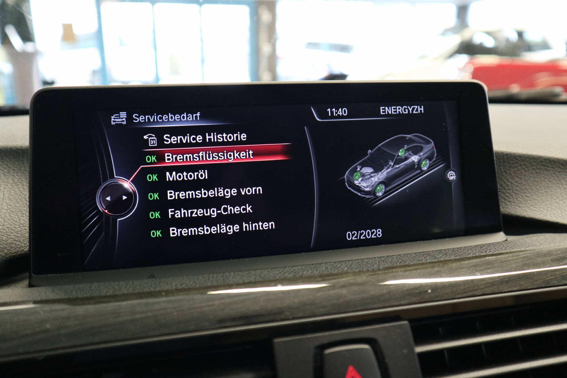 BMW 328i xDrive Luxury Line-image-14