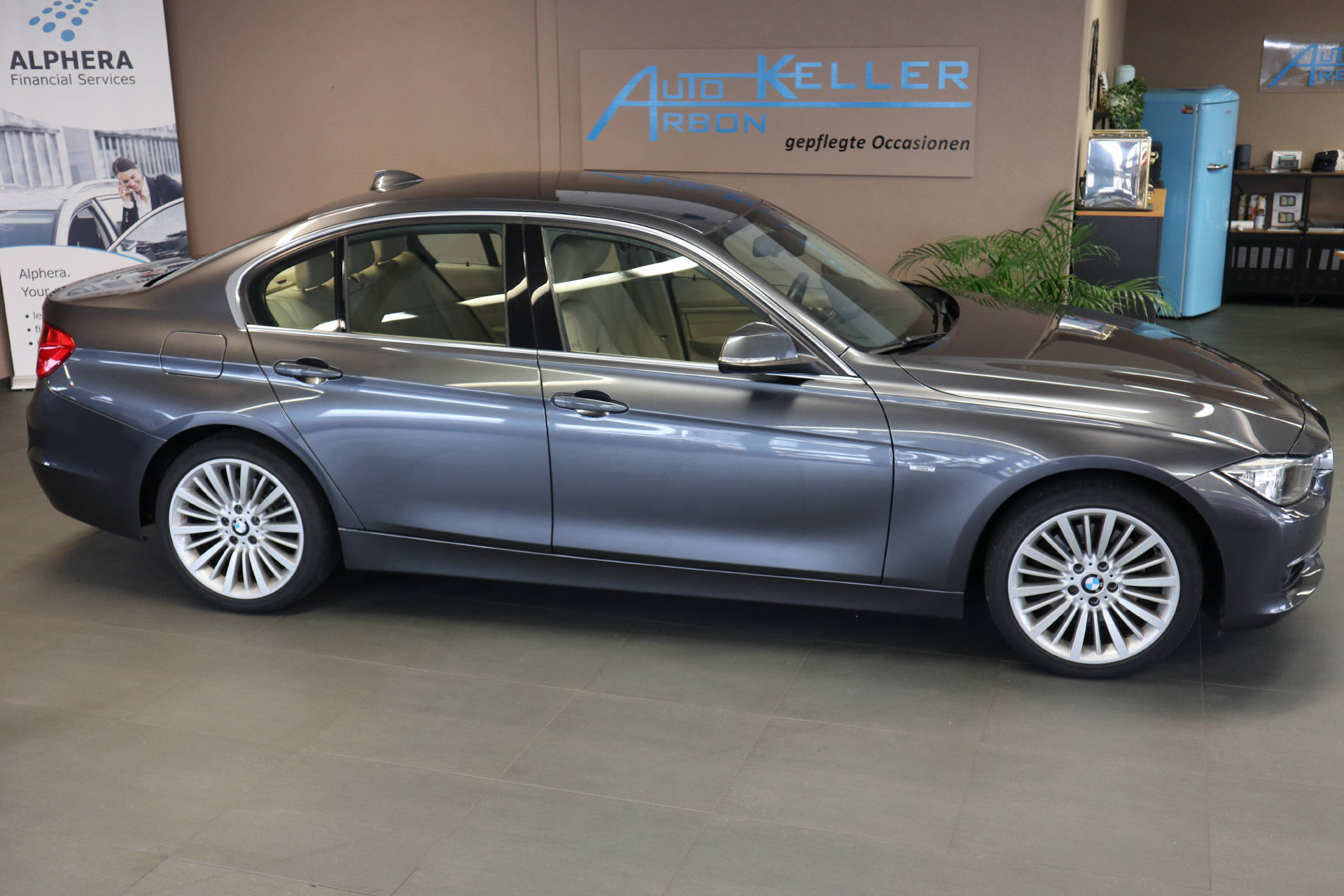 BMW 328i xDrive Luxury Line
