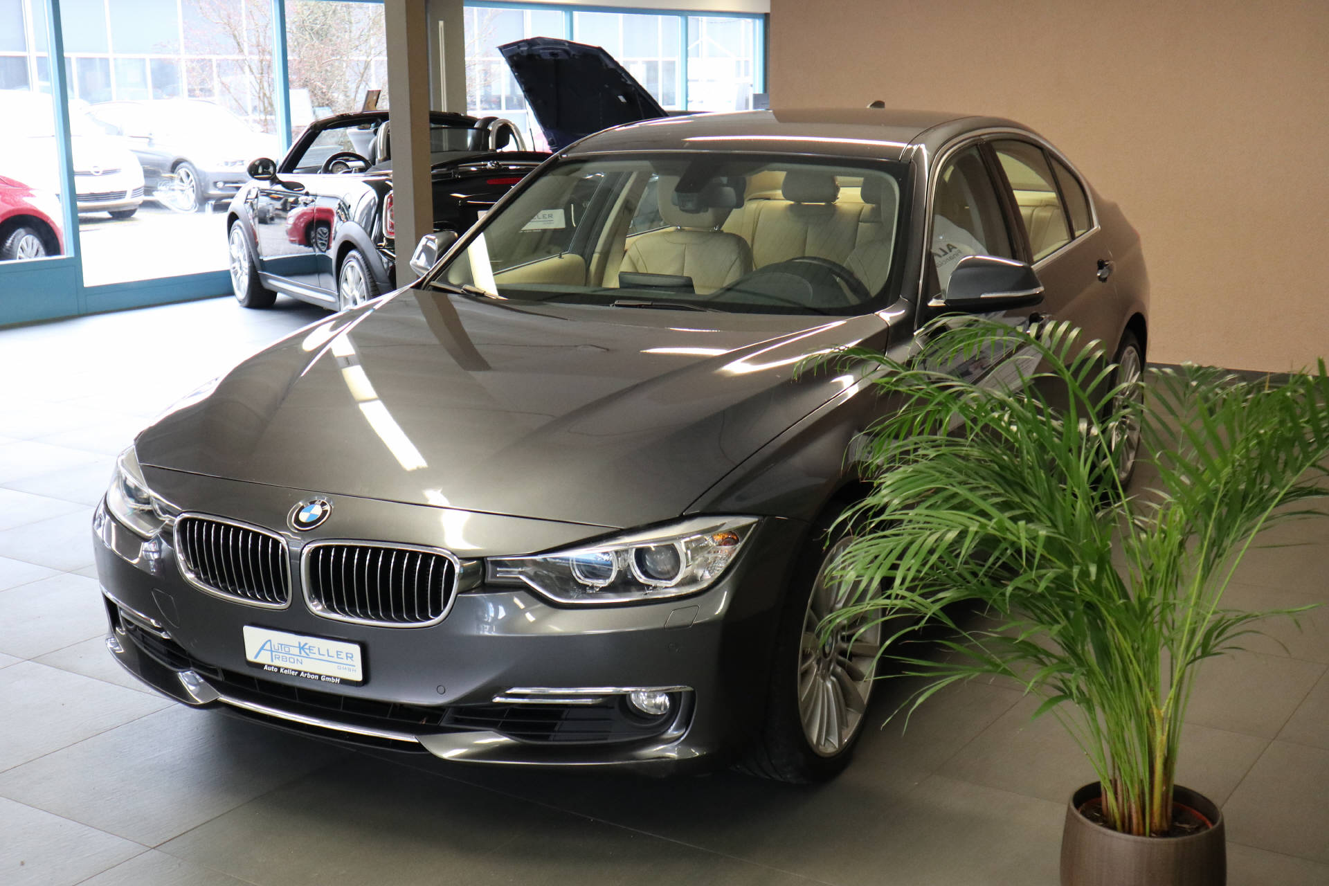 BMW 328i xDrive Luxury Line-image-3