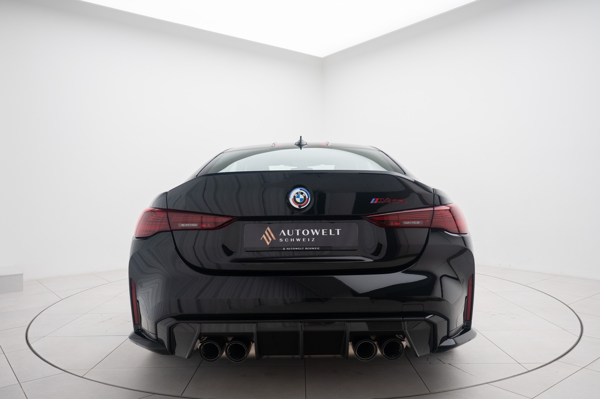 BMW M4 CSL Coupé-showroom-element-3