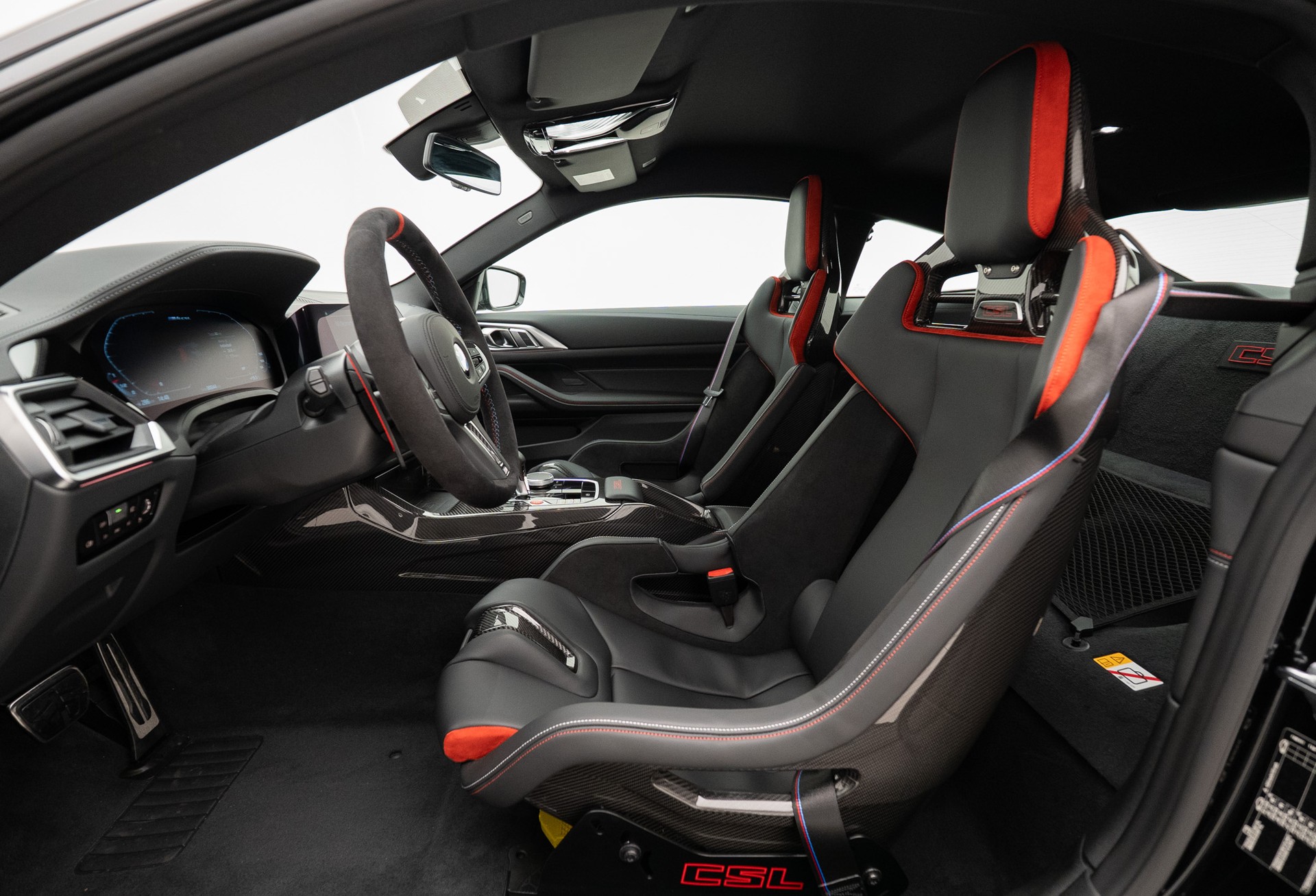 BMW M4 CSL Coupé-image-7