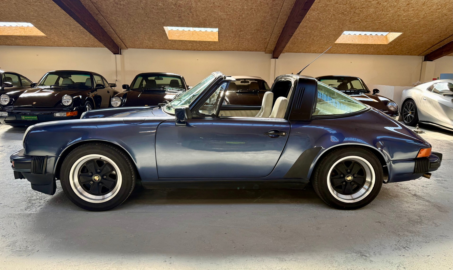 PORSCHE Targa 2.7-image-1